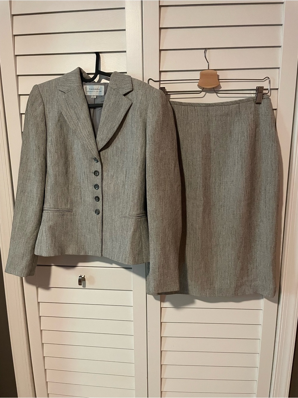 Tahari ASL Herringbone Gray Skirt Suit Jacket Blazer Pencil Skirt 4 EUC